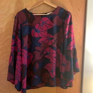 Bell sleeved Loft top